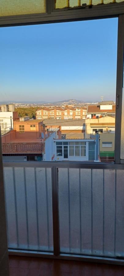Apartamento Entero De Tres Habitaciones, Cerca De La Playa! Acogedor, Luminoso Y Tranquilo Malgrat de Mar Exterior photo